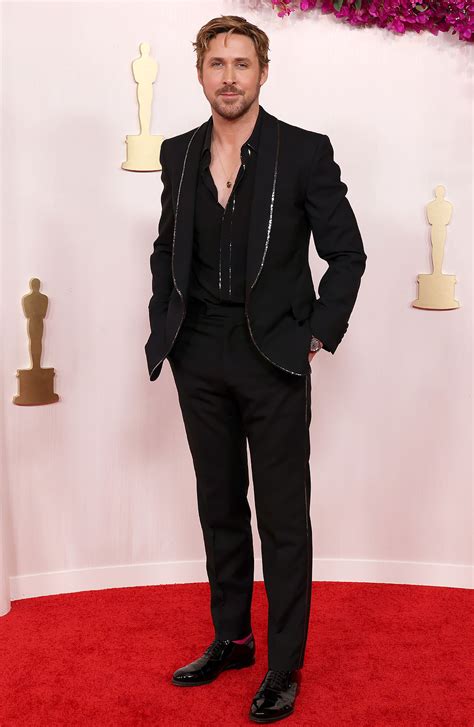 ryan gosling oscars suit